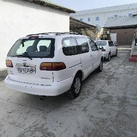 Toyota Sienna 2000