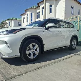 Toyota Highlander 2021