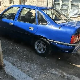 Opel Vectra 1989