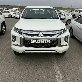 Mitsubishi L200 2021