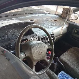 Mitsubishi Chariot 1994