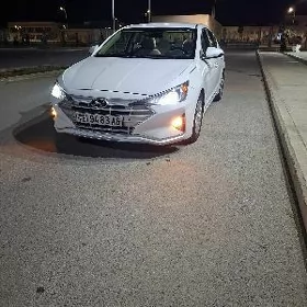 Hyundai Elantra 2019