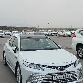 Toyota Camry 2021