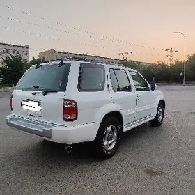 Infiniti QX4 2000