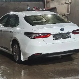 Toyota Camry 2021
