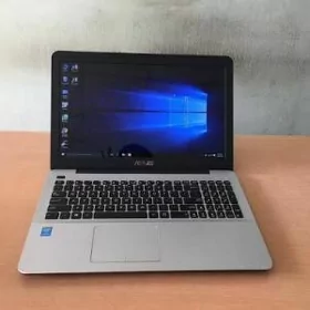 Noutbuk asus i7
