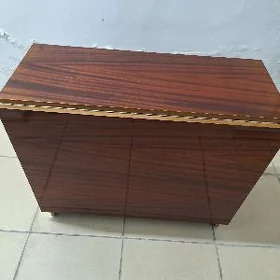 Стол