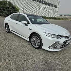 Toyota Camry 2021