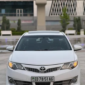 Toyota Camry 2014