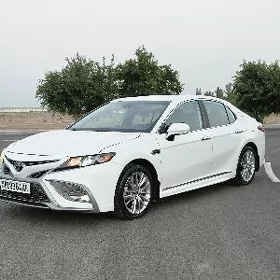 Toyota Camry 2021