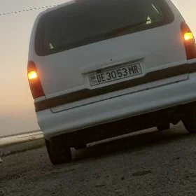 Opel Sintra 1999