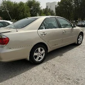 Toyota Camry 2005
