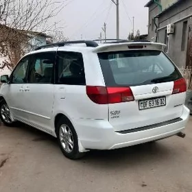 Toyota Sienna 2004