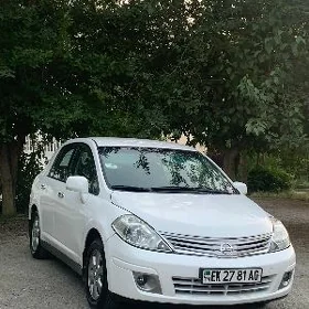 Nissan Versa 2008