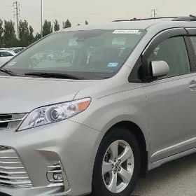 Toyota Sienna 2020