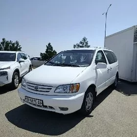 Toyota Sienna 1999