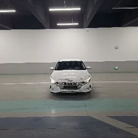 Hyundai Elantra 2021