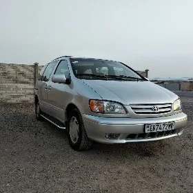 Toyota Sienna 2002