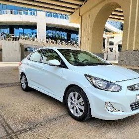 Hyundai Accent 2012