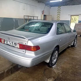 Toyota Camry 2001