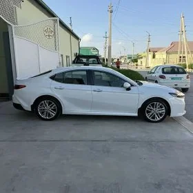 Toyota Camry 2025