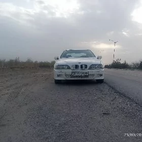 BMW E39 2000