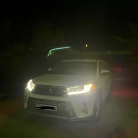 Toyota Highlander 2018