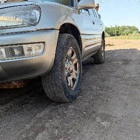 Toyota RAV4 1999