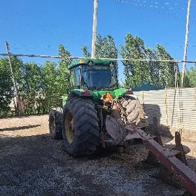 John Deere 2005
