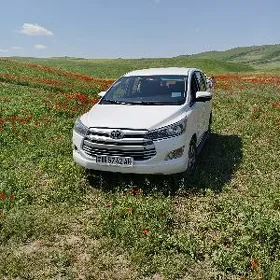Toyota Innova 2021