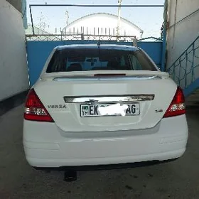 Nissan Versa 2010