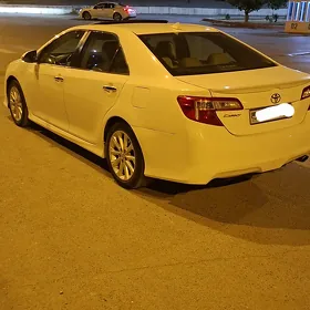 Toyota Camry 2014