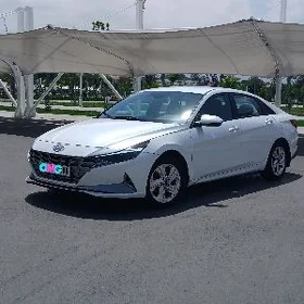 Hyundai Elantra 2022