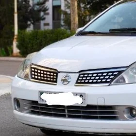 Nissan Tiida 2011