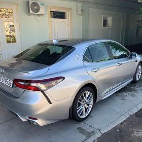 Toyota Camry 2021