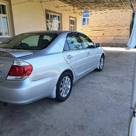 Toyota Camry 2004