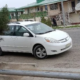 Toyota Sienna 2008