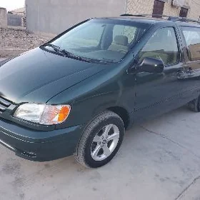 Toyota Sienna 2002