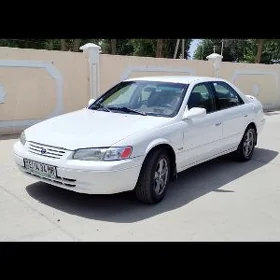 Toyota Camry 1999