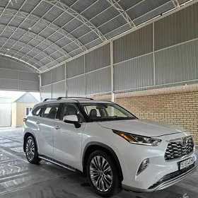 Toyota Highlander 2022