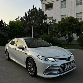 Toyota Camry 2024