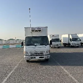 Mitsubishi Fuso 2025