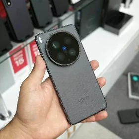 Vivo X200 Ultra