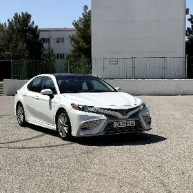 Toyota Camry 2021