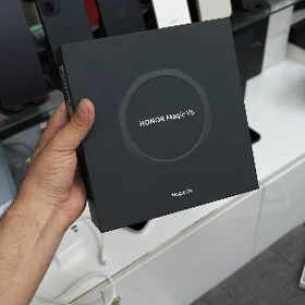 Honor magic V6