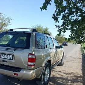 Nissan Pathfinder 2001