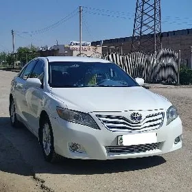 Toyota Camry 2011