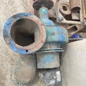 насос