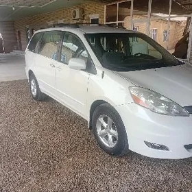 Toyota Sienna 2004
