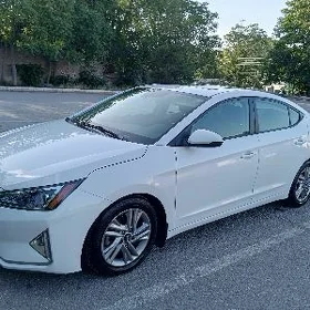 Hyundai Elantra 2019